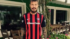 21 de agosto 2013, 12:07hs. El Nuevo Tatuaje De Marcelo Tinelli En Alusion A San Lorenzo Info Laprida