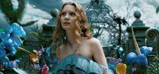 Tra gli interpreti principali figurano mia wasikowska, johnny depp, anne hathaway e helena bonham carter, già presenti nel primo film. Alice Attraverso Lo Specchio Italia 1 Streaming Video Del Film Con Johnny Depp