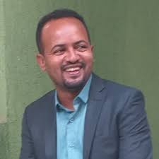 The Leader Habit" by Martin Lanik is a book that teaches how to develop  effective leadership skills through daily practice and habit formation.