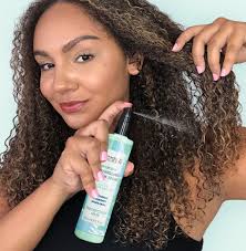 The combination of certified organic raw shea butter, black castor oil and ingredients like peppermint revitalize and moisturize dry hair. Shea Butter Detangling Cream Spray Tangle Teezer Tangle Teezer