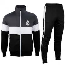 Zeige 1 bis 20 (von 75 artikeln). Real Madrid Trainingsanzug N 2