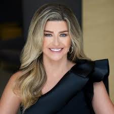 Dawn Durand's Instagram, Twitter & Facebook