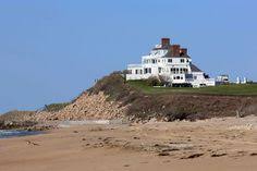 Taylor Swift Rearranges Coastline Upsets Neighbors Taylor Swift House Taylor Swift Celebrity Mansions
