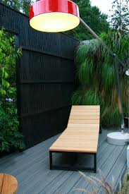 Der Moderne Gartenzaun Als Sichtschutz Und Highlight Kleine Gartenideen Garten Terrasse Garten Ideen