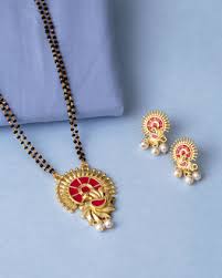 Mangalsutra is the important thing in indian wedding. Mangalsutra à¤® à¤—à¤²à¤¸ à¤¤ à¤° Buy Designer Silver Gold Plated Mangalsutra Online