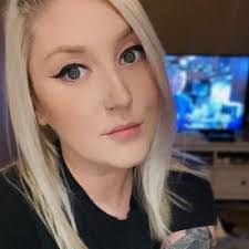 Danielle Lafountain's Instagram, Twitter & Facebook