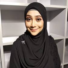 Kaedah ini diamalkan supaya kelihatan cantik, muda dan bertenaga. Walau Dah Umur 50 Tahun Azizah Ariffin Kekal Awet Muda Hadam Tip Dietnya Nona