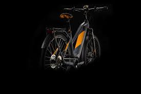 Door de geveerde voorvork fiets je zonder moeite over onverharde wegen en door de krachtige hydraulische schijfremmen kom je altijd veilig tot stilstand. Cube Kathmandu Hybrid Pro 625 Grey N Orange 2020