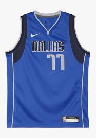The dallas mavericks (often referred to as the mavs ) are an american professional basketball team based in dallas, texas. Nike Performance Nba Doncic Luka Dallas Mavericks Boys Icon Swingman Top Game Royal Blau Zalando De