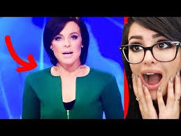 She was born in england, but her family moved to phoenix, arizona in the united states when she was 6 years old. Once You See It Youtube Sssniperwolf Youtubers Youtube