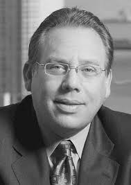 BULLuIvGL TAĸES CEvTER STAGE AS FOCUS OF FIRμ EVEvT