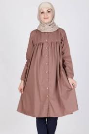 Mengenakan baju atasan dengan model yang tepat serta sesuai dengan bentuk tubuh akan membuat anda terlihat semakin kece. Contoh Model Baju Tunik Terbaru Tahun Ini Konveksi Baju Bahan Goodie Bag Banner Murah Berkualitas