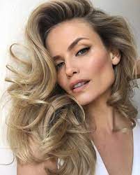 Les Plus Belles Coiffures De Soiree Des Tops Sur Instagram Maquillage Pour Blonde Coiffure Soiree Brushing Cheveux