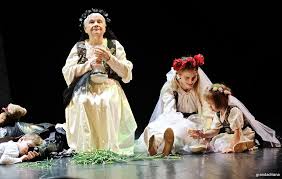 Recomandăm realizarea rezumatului pe scurt al basmului tinerețe fără bătrânețe și viață fără de moarte ținând cont de structura sa, și adăugând, pe alocuri. TinereÅ£e FÄƒrÄƒ BÄƒtraneÅ£e Si ViaÅ£Äƒ FÄƒrÄƒ De Moarte DupÄƒ Basmul Omonim Al Lui Petre Ispirescu Arhiva 2017