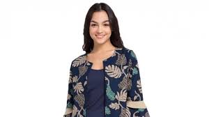 Batik juga sangat istimewa karena memiliki filosofi mendalam. Hari Batik Nasional 4 Inspirasi Gaya Busana Batik Ke Kantor