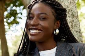 Assim como a Daniela de 'Vale tudo', Jessica Marques prioriza os estudos