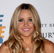 Amanda Byrne's Instagram, Twitter & Facebook