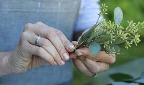 Amazon's choice for greenery garland. How To Make A Greenery Table Runner With Mini Flower Bouquets