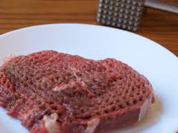 Likewise, how can i pound meat without making a mess? 9 Genius Ways To Tenderize Any Cut Or Kind Of Meat Delishably