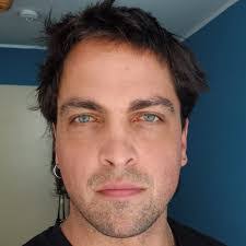 John Veit's Instagram, Twitter & Facebook