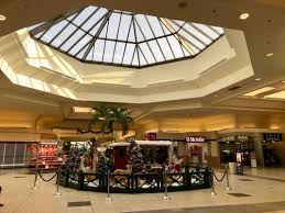 Golf Mill Shopping Center 34 Photos 109 Reviews Shopping Centres 239 Golf Mill Ctr Niles Il United States Phone Number Yelp