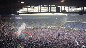 Initiated by fans for fans, the dsc arminia bielefeld shirt kit action makes it possible to further design the south stand. Arminia Bielefeld Hymne Wir Sind Die Besten Fans Der Welt Aufstieg 2 Liga Schucoarena 2015 Youtube