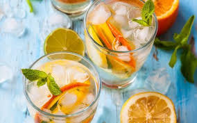 Limonade Selber Machen 4 Trend Rezepte Mit Zitrone Erdbeer Oder Ingwer Limonade Selber Machen Rezepte Limonade