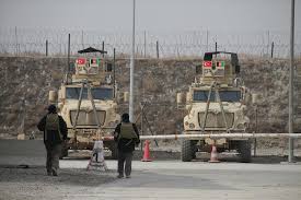 V prvních dvou letech byla působnost isaf omezena jen na kábul a okolí, z hlediska vojenské organizace tak šlo o jednotku odpovídající divizi; Turkey To Keep Troops At Kabul Airport If Its Terms Are Met Minister Turkey News