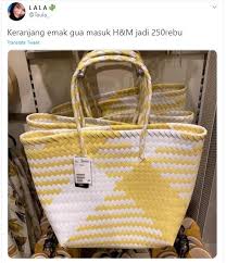 Cara membuatnya pun simpel, cukup potong sedotan plastik menjadi dua bagian, lalu anyam seperti membuat ketupat. Harga Tas Di Outlet Ini Jadi Sorotan Desainnya Mirip Keranjang Emak