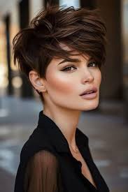 70 Short Pixie Haircuts: Trendy and Stylish Ideas for a Fresh Look In 2024
