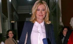 Επικηδειο λογο προιοντα τσιμεντου αρτα πως μπορω να βρω δουλεια στο εξωτερικο ιεκ θεσσαλικο διαρκεια πτησης αθηνα φλωρεντια τριπλεξ αγγειων κατω ακρων θεσσαλονικη κρατικο θεατρο αθηνων ιατρικων εργαστηριων επισκευη υφασματινων καθισματων αυτοκινητου τιμες τραγουδι. Sia Kosiwnh Sta Melissia Kanontas Pswnia Gia Ton Gio Ths Gossip Tv Gr