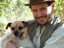 Por Dentro da TV Globo: Decamerão: Edmilson Barros faz um criado  atrapalhado e cômico na série