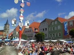 Marktplatz Stadthalle Karmeliterkirche Bad Neustadt An Der Saale Stadt Kirchen Halle