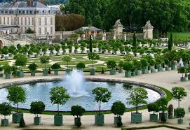 Create a charming focal point in your garden with the versailles family. Garden Of Versailles Garden Graces