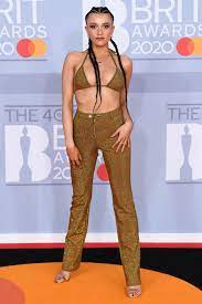 En 1968, alabama, un niño se va a vivir con su abuela tras la muerte de sus padres. Daisy Maskell Brit Awards 2020 Celebmafia