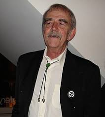 File:William T Wiley in San Francisco, 2006, photograph by Sally Larsen-crop.jpg 