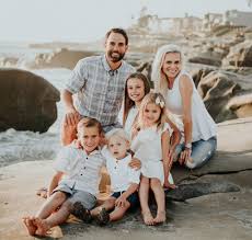 Traveling With Small Children Family Wannabe Balanced Mom Summer Family Photos Family Picture Poses Fall Family Pictures