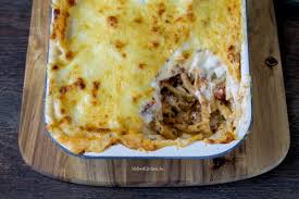 Goldgelb Uberbackener Maccaroni Auflauf Mit Hackfleisch Rezept Leckeres Essen Rezepte Hackfleisch Auflauf