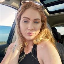 Lynnette Watts's Instagram, Twitter & Facebook