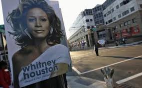 Melansir history, kematian houston karena tenggelam secara tidak sengaja di bak mandinya. Mengenang Whitney Houston Bintang Pop Yang Meninggal 8 Tahun Lalu Karena Tenggelam Di Bak Mandi Tribunnews Com Mobile