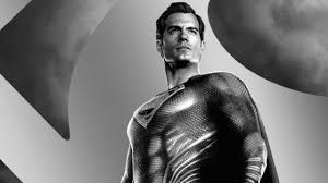 Snyder annak idején szinte az egész képregényfilmet leforgatta, csak az utómunka és a vágás volt hátra, amikor lánya öngyilkossága miatt. B49ww7vfqqtbom