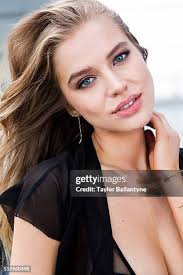 220 Tanya Weeks Photos & High Res Pictures