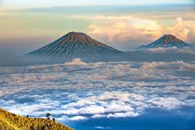 Mulai dari gambar alam, gunung, pantai, laut, sungai yang sangat indah, mudah digambar, simple, dll. 10 Gambar Pemandangan Alam Gunung Yang Indah