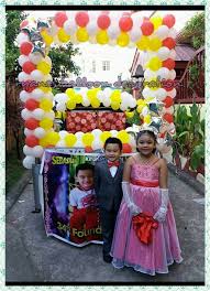 Decorating christmas parade floats?each year organizations and businesses decorate floats to participate in their local christmas parades. School Parade Float Balloons By Ryane S Ryane S Balloon Decorations Las Pinas Facebook