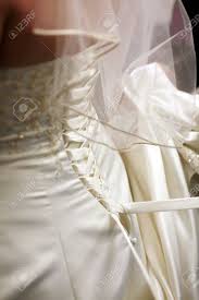 Prüfen sie unsere kategorie brautmutterkleider! Schnurung Die Brautkleid Lizenzfreie Fotos Bilder Und Stock Fotografie Image 2850712