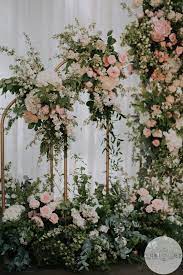 pin oleh jessica sorrow di wedding backdrop ide perkawinan pernikahan gereja rangkaian bunga
