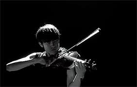 He Plays Violin Diwjdiowdw Big Boysingroove Kpop Gifs Benji Big Boys Boy Groups Groove