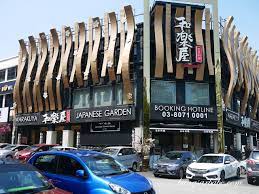 This awesome restaurant boasts more than 400 dishes that you can order up to your karaoke room. Warakuya Garden Puchong Bangsar Babe