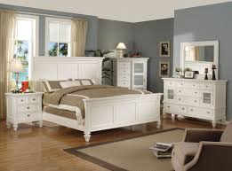 Queen Bedroom Furniture Shannon Queen Bed White Levin Furniture In 2020 White Paneling White Bedroom Set White Bedroom Set Furniture