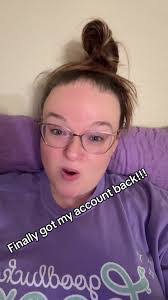 Allison Renfro's Instagram, Twitter & Facebook